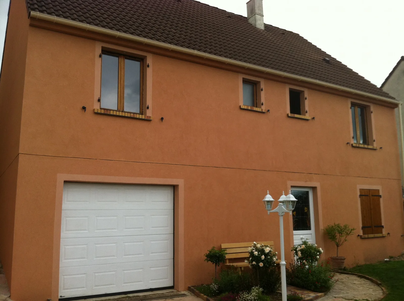 Ravalement de façade d'une maison Phénix — Colombes