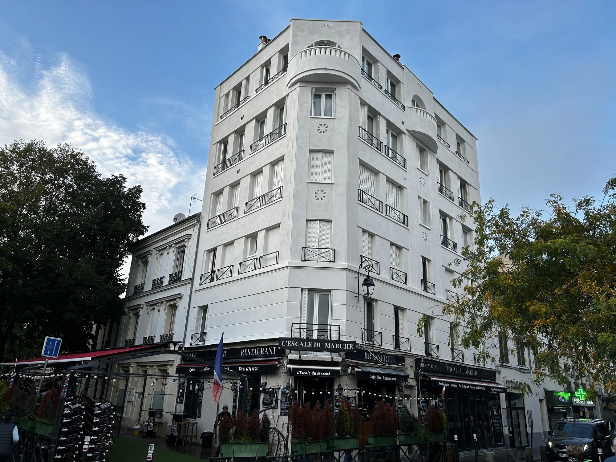 Ravalement de façade à Nanterre : les façades sur rue d'un immeuble rénovées par FRANCE FACADE